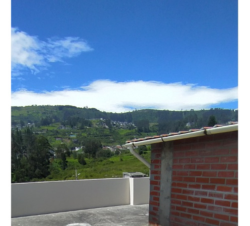 Vendo O Cambio Casa Cerca A La Autopista Rumiñahui Esquinera Dos Pisos En Terreno Esquinero