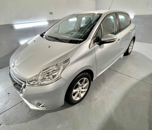 Peugeot 208 1.5 Allure Touchscreen 2014