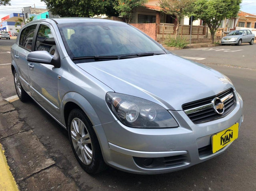 Imagem 2 de 11 de Chevrolet Vectra 2.0 Mpfi Gt Hatch 8v Flex 4p Manual