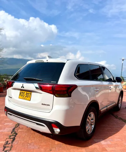 Mitsubishi Outlander 2.4 Kaiteki