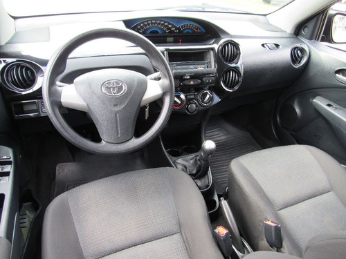 Toyota Etios 1.3 X 16v