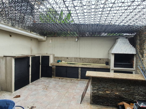 Imagen 2 de 10 de Leslie Vende Th En Trigal Norte Remodelado