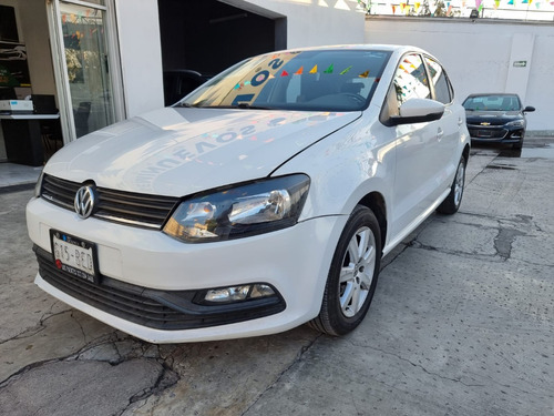 Volkswagen Polo 1.6 At
