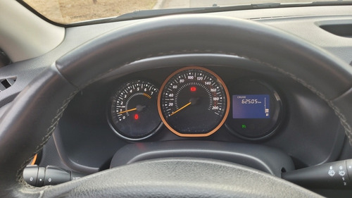 Imagen 10 de 16 de Renault Sandero Stepway 2017 1.6 Privilege 105cv
