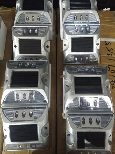 Imagen 7 de 9 de Ojos De Gato Viales Tachas Led Ojos De Gato Solares