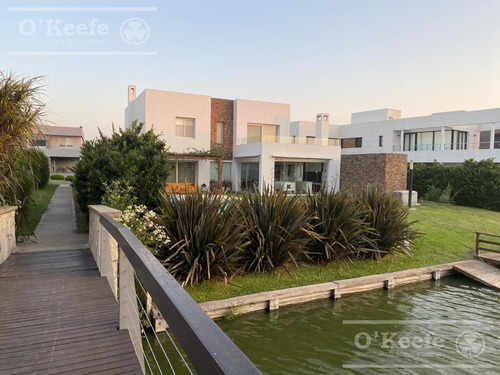 Imagen 1 de 30 de Casa En Venta En Nuevo Quilmes De 5 Ambientes Minimalista