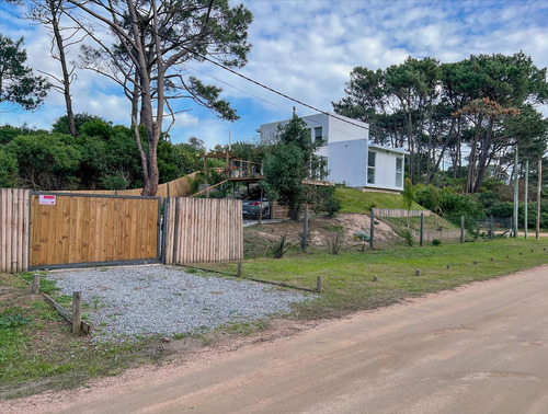 Venta Alquiler Temporal Casa 2 Dormitorios Punta Del Este