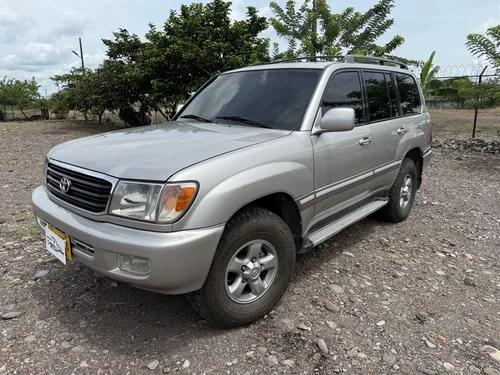 Toyota Sahara V6 4.7 Blindaje 2