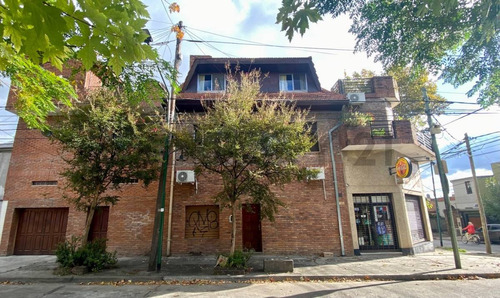 Casa En San Isidro En Venta Con  Local Comercial Y/o Fondo De Comercio