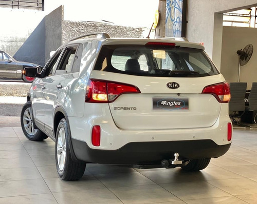 Imagem 4 de 20 de Kia Sorento 2.4 Ex 4x2 16v