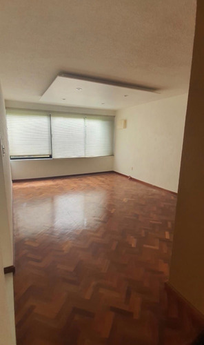 Imagen 7 de 8 de Lujosa E Impecable Casa