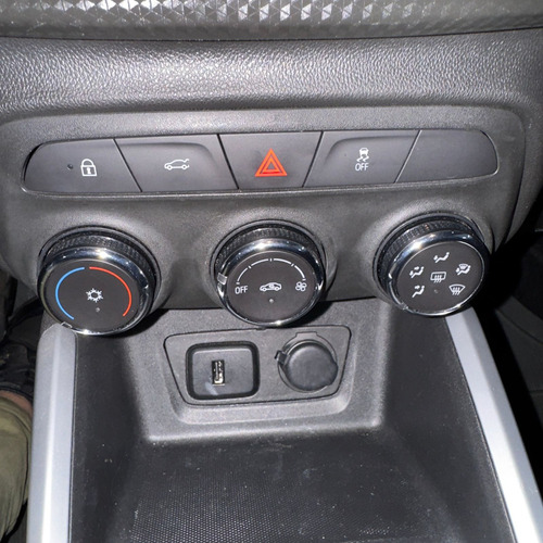 Chevrolet Onix plus 1.0 Lt 4p