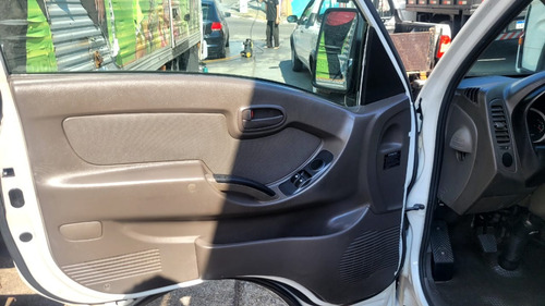 Hyundai HR 2.5 Hd Cab. Curta S/ Carroceria Tci 2p