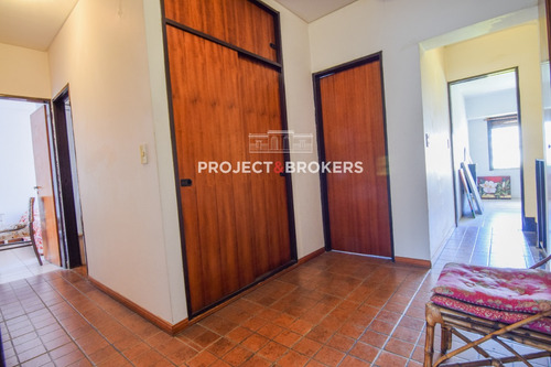 Casa En Venta En Castelar
