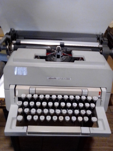 Maquina De Escribir Olivetti Línea 98