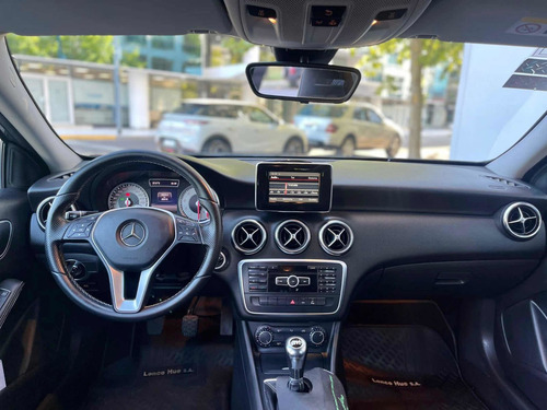 Imagen 18 de 25 de Mercedes-benz Clase A 1.6 A 200 Urban Be 156cv