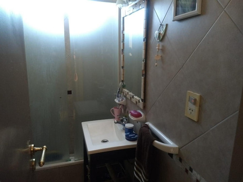 Imagen 11 de 17 de Departamento 3 Ambientes En Segundo Piso Por Escalera