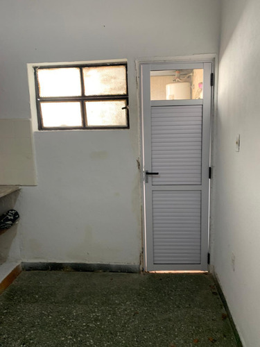 Casa 2 Dormitorios Banfield Con Cochera