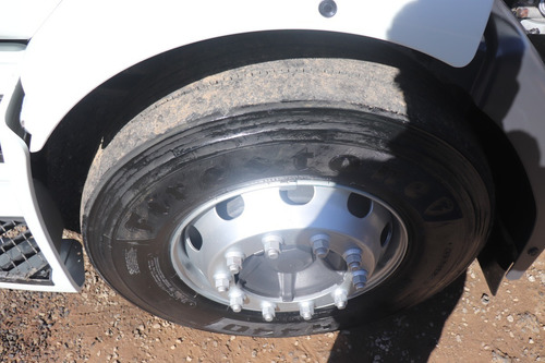 Imagem 6 de 10 de Volvo Vm 330 Ano 2015
