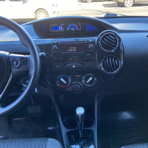 Toyota Etios 1.5 X PLUS SEDAN 16V FLEX 4P AUTOMÁTICO