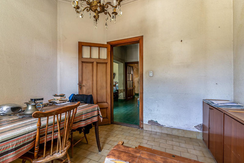 Hermosa Casa De Estilo - Venta - 6 Amb - Jardin - Garage - Suite - Coghlan