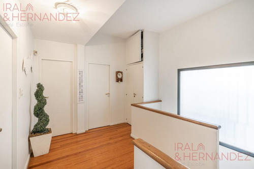 Casa - Belgrano R - 7 Ambientes - Dependencia - Cochera - Quincho - Parrilla - Pileta