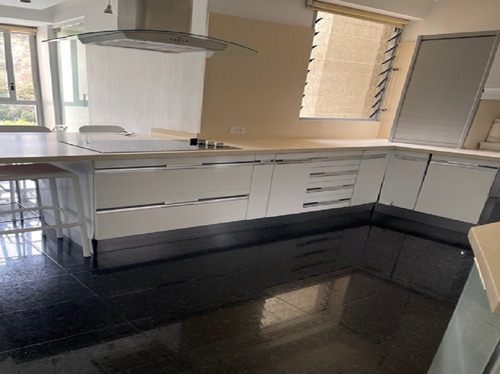 Las Mercedes Vendo Apartamento 4 Hab Calle Cerrada