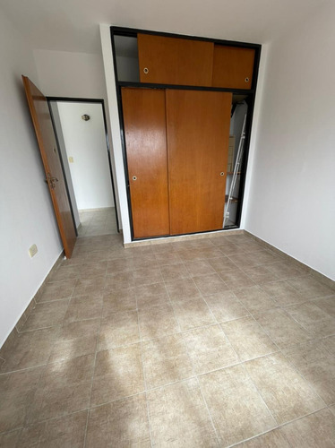Imagen 5 de 7 de Departamento 2 Ambientes/ Venta / San Justo