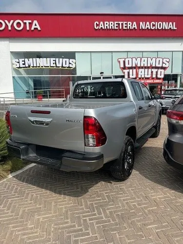 Toyota Hilux 2.7 Doble Cabina Sr Mt