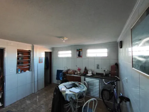 Casa Com Excelente Localização De Mercados, Posto De Saúde E Outras Facilidades