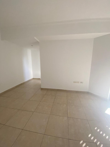 Venta Depto 2 Amb Con Patio De 25 Mts - Caseros