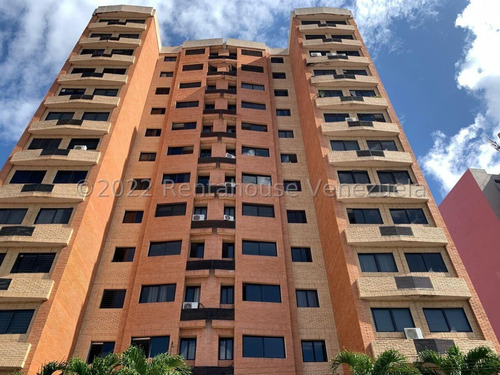 Apartamento En El Este De La Ciudad Barquisimeto Cod 2 - 3 - 8 - 1 - 5 - 6 Mp 