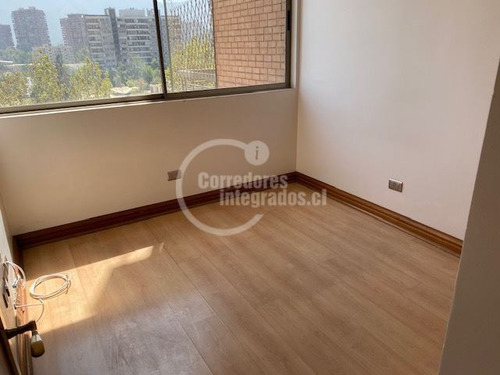 Departamento En Venta De 4 Dorm. En Las Condes Los Militares