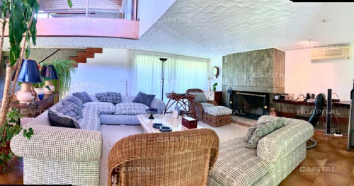 Imagen 3 de 30 de Espléndida Casa De Tres Dormitorios Y Piscina En Rincon Del Indio Punta Del Este- Ref: 28569