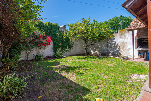 Venta Casa 4 Amb Con Jardín Y  Coch  Chauvín