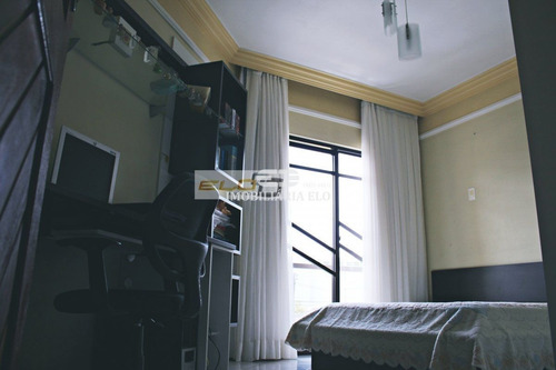 Imagem 17 de 30 de Casa Ampla Com Pátio E Edícula Em Forquilhinhas. - 3476