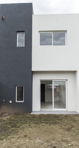 Duplex Venta 2 Dormitorios 2 Baños Cochera Y Jardín Terreno 100 Mts 2- Ringuelet