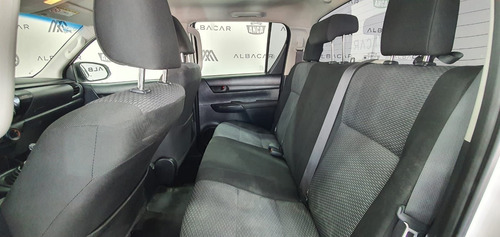 Imagen 12 de 15 de Toyota Hilux 2018 2.7 Cabina Doble Base Mt