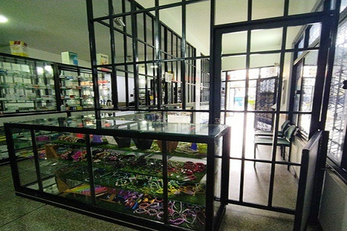 LG Asein1508 Vende Excelente Fondo De Comercio (farmacia) En Naguanagua.