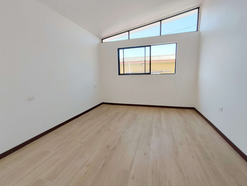 Casa Remodelada, Excelente Conexión 3d+3b+2e, Belloto Centro