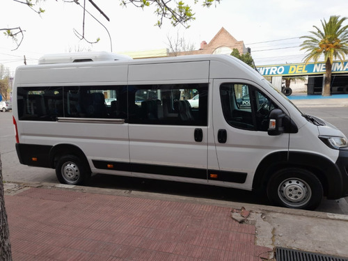 Imagen 7 de 13 de Boxer Premium 2.2 Hdi 440 L4h2 Minibus 17+1