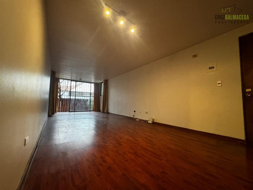 Departamento En Arriendo De 3d+3b, Con Patio. Las Condes