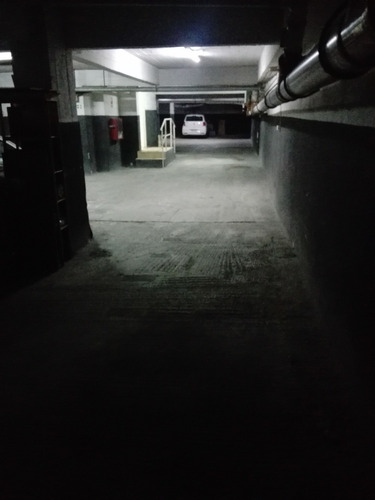 Garaje Fijo En Edificio 21 De Setiembre Y Luis De Latorre