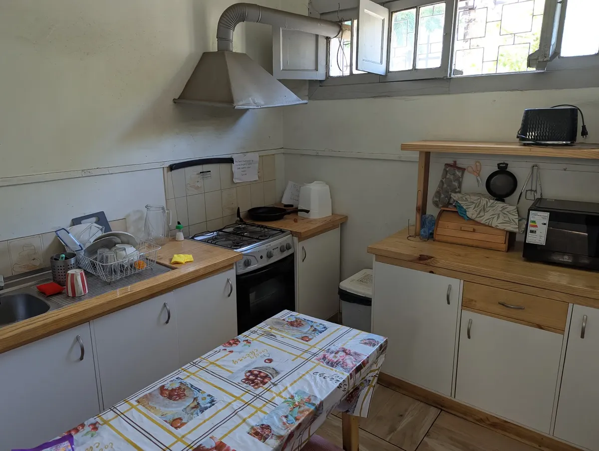 Imagen 4 de 13 de Propiedad Esquina Con Dos Casas Y Taller Mecánico En Barrio