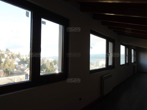 Departamento En Venta Ubicado En Centro De Bariloche, Bariloche