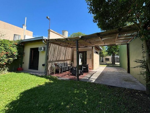 Casa En Venta - 1 Dormitorio 1 Baño - 55.80mts2 - City Bell