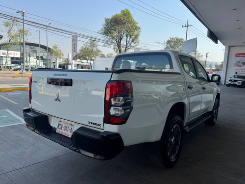 Mitsubishi L200 2.4 Cd Gls 4X4 At