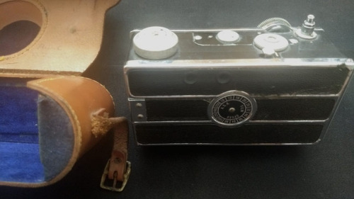 Câmera Fotográfica Polaroid 636 Instant Closeup