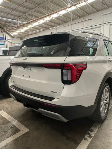 Ford Explorer Platinum 2025