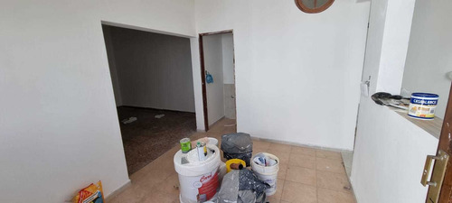 Imagen 6 de 10 de Alquilo En El Palomar Departamento Tipo Casa Al Fondo Lado Derecho De 2 Ambientes Entrada Por Pasillo En Comun F: 9017